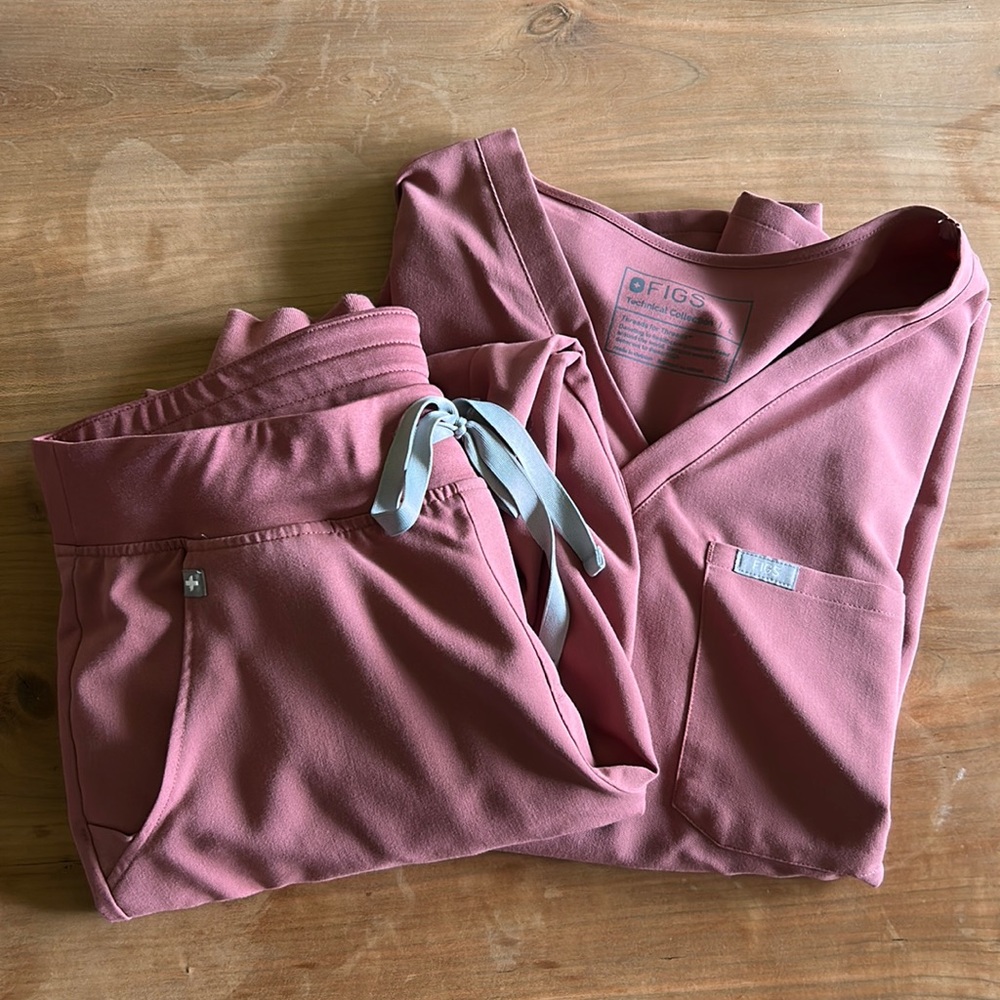 Figs Mauve Catarina top size L with Zamora jogger size M